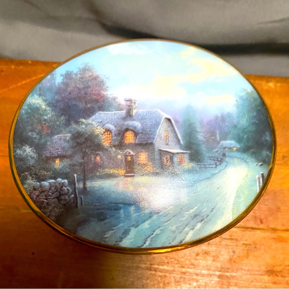 Vintage music box Thomas Kinkade